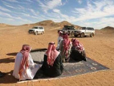 سعوديون لم يروا وجوه زوجاتهم في حياتهم