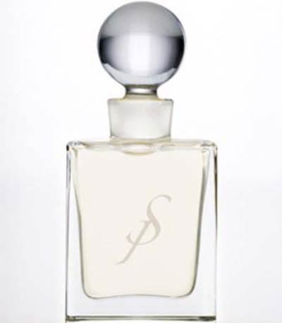 عطور فاخرة من وحي الطبيعة الساحرة