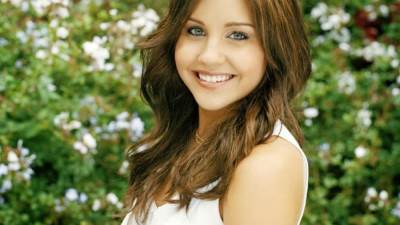  أماندا بينز تهدد بمقاضاه مجلة بسبب صور زائفة