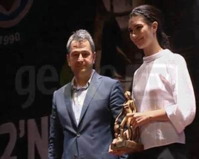 التركية لميس أفضل ممثلة لعام    2013.. و20 دقيقة المسلسل الأهم