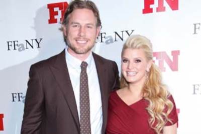 هل ستتزوج جيسيكا سيمبسون قريبا بعد ولادتها لطفلها؟