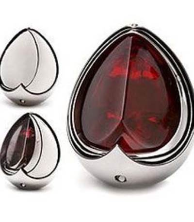 تمتعي بسحر التوابل الشرقية مع عطر Kingdom يقدمه لك ألكسندر ماكوين