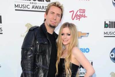 هل تزوجت أفريل لافين من شاد كروجر؟