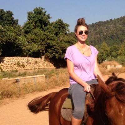 انابيلا هلال بـ "لوك" ناعم وبسيط جداً