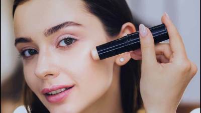 أفضل منتجات الكونسيلر التي ينصحك بها الخبراء