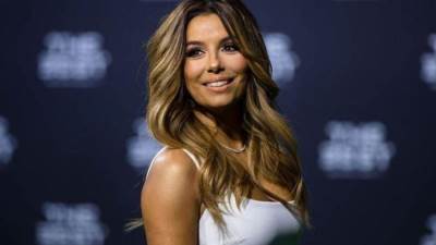 إيفا لونغوريا تخرج في العلن بدون ماكياج