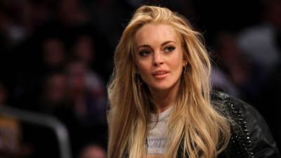 أين ذهبت ليندساي لوهان بعد خروجها من مصحة التأهيل النفسي؟