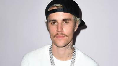 جاستين بيبر يحضر عيد ميلاد سيلينا جوميز..بسيارته الغريبة