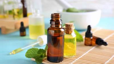 أفضل الطرق لاستخدام زيت الشعر بدون رواسب دهنية