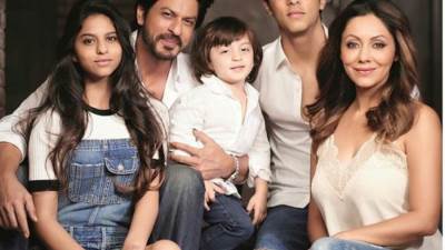 شاروخان: "أجعل أطفالي يقولون مرحبا للمعجبين."