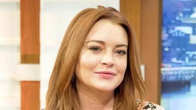 ليندسي لوهان تتنقّل بحذاء ثمنه ...؟