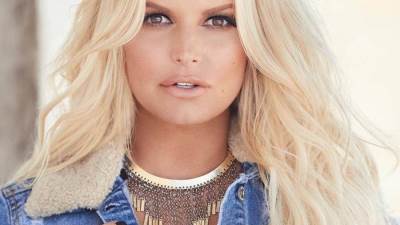 بعد حملها وإنجابها لطفلين .. جيسيكا سيمبسون تستعد للزواج من خطيبها