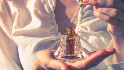 الديلي ميل: هذا ما تنفقه النساء على العطور كل عام