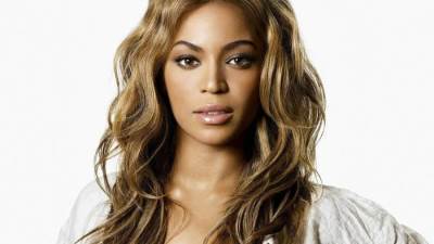 أداء بيونسيه في الـ Super Bowl يفوز بجائزة إيمي