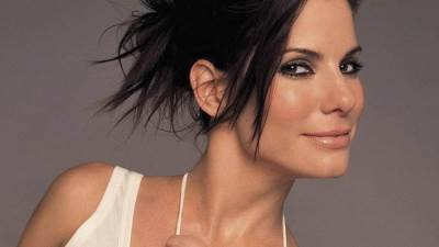 ساندرا بولوك تطبع بصماتها في هوليوود