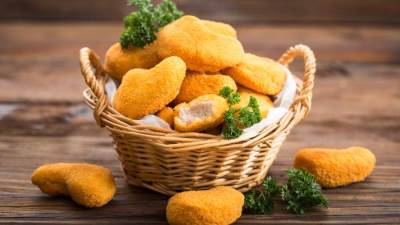 الناغيت لا تحتوي إلّا على 50% من .. الدجاج