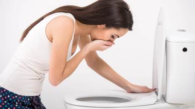 إخصائية نساء : حالة القيء المتكرر لدى الحامل تزول بتناول مأكولات خفيفة