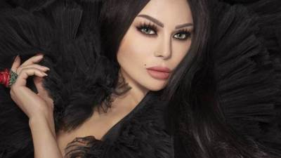 هيفا وهبي تثير الجدل بظهورها نصف عارية!