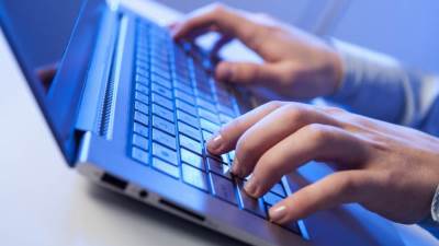 كيف تحافظ على أصدقائك على الإنترنت