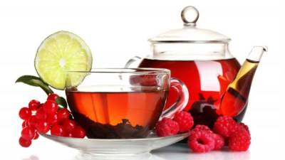 أفضل أنواع الشاي بالأعشاب لجمالك وصحتك