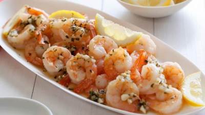 قطع الجمبري بالثوم .. وجبة لا يمكن مقاومتها!