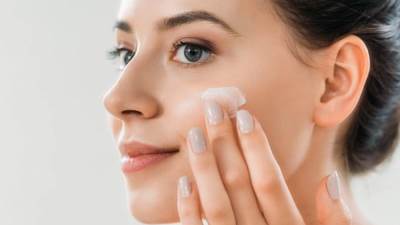 شانيل تطرح مجموعة جديدة من 3 منتجات للعناية بالبشرة في الشتاء