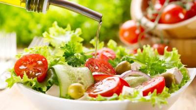 خبيرة تغذية : يجب أن يتواجد طبق السلطة في كل وجبة