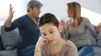 التأثيرات النفسية للأب العنيف على الزوجة والأطفال