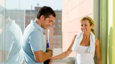 بعد الخطوبة اكتشفت أنه خجول !!