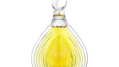 اشعري بدقات القلب المحب مع عطر Chamade من Guerlain