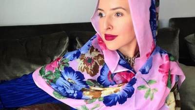 جنيفر الأمريكية تعلن إسلامها وتنطق الشهادتين وترتل آيات القرآن الكريم