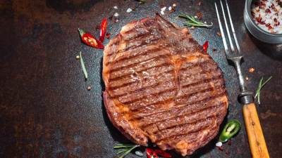 دراسة : تناول المزيد من اللحم يؤدي إلى السكري!