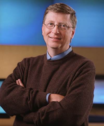 الملكة إليزابيت تهزم أنجلينا جولي