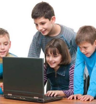 دراسة : صحة الأطفال العقلية مهددة من قبل ثقافة الإنترنت