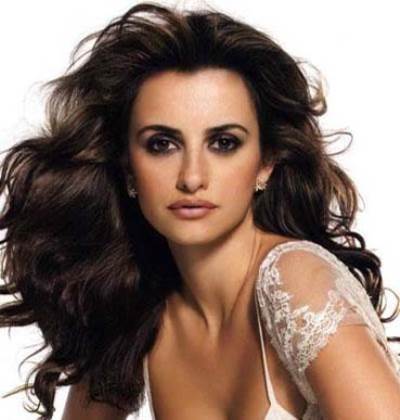 بينلوى كروز سفيرة الرضاعة الطبيعية لمدة 13 شهرا