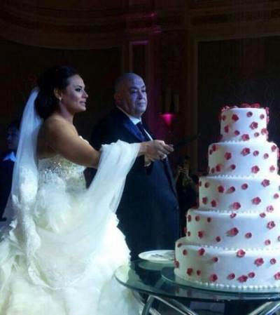 حراسة مشددة في زفاف عماد الدين أديب .. شهر العسل في "سويت ملكي"