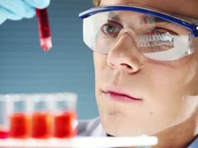 علاج الأورام السرطانية باستخدام الأشعة الإيونية