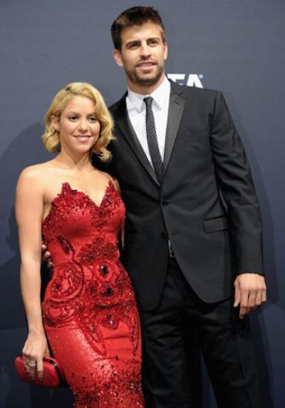 شاكيرا : بيكيه لا يسمح لأي شخص بأن يمس جسدي .. إلا ريهانا