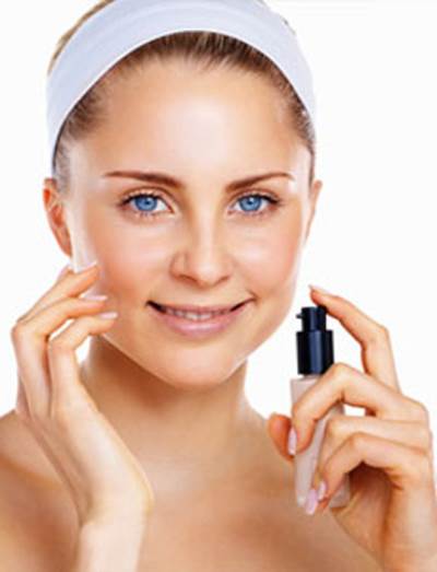 دللي بشرتك بصناعة الرذاذ المنعش المناسب لها