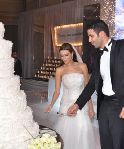  بالصور .. بشرى وبوسى فى زفاف دانية سعودى ويحى قاسم