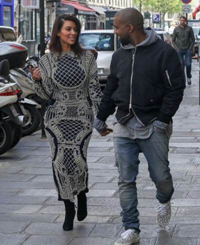 كيم كارداشيان تفاجئ الجمهور بإطلالة شعرها الحقيقي بعد خلع الباروكة