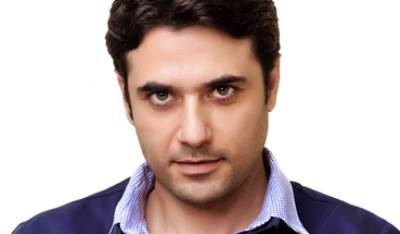 أحمد عز يستعين بنجم مشهور للخروج من أزمة زينة