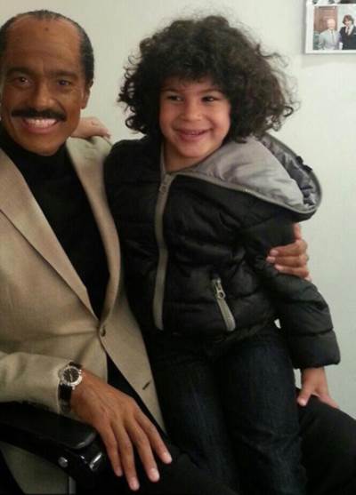 صورة تجمع بين خالد النبوي وابنه زياد .. فهل يشبه