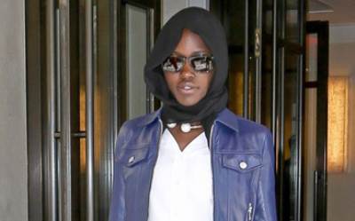  لوبيتا نيونجو ترتدى "الحجاب" فى نيويورك