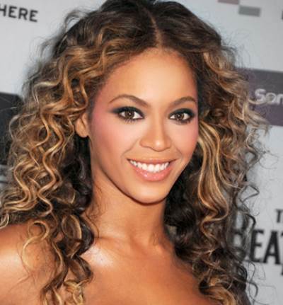 خطوات الحصول على شعر مموج على خطى نجمات هوليوود