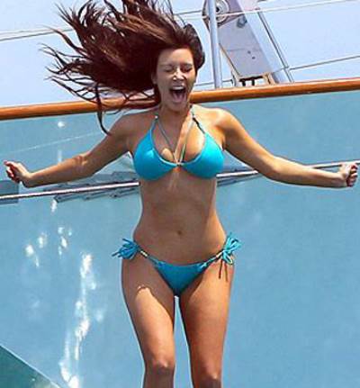 وجبات خفيفة تناسب ملابس السباحة