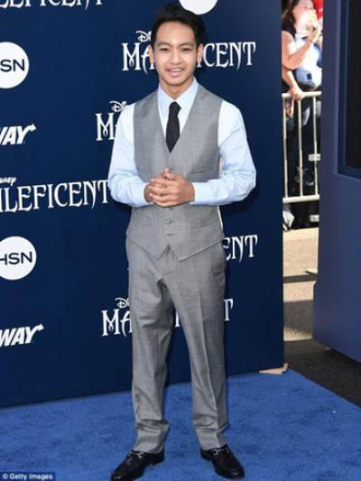 أنجلينا جولي تعتزل التمثيل بعد دور كليوباترا