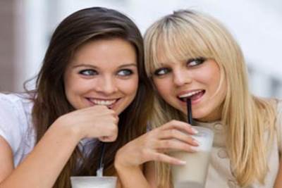 من أكثر ذكاء المرأة الشقراء ام السوداء؟