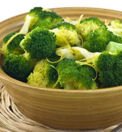  تمتعي بالمذاق الصحي الشهي للبروكلي المشوي مع الثوم والليمون