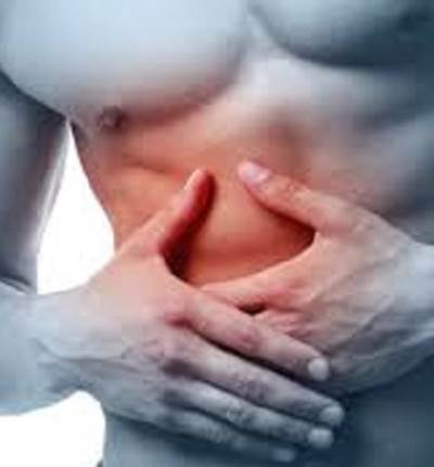 حرقة المعدة المزمنة .. هل تحتاج لإجراء تنظير داخلي؟